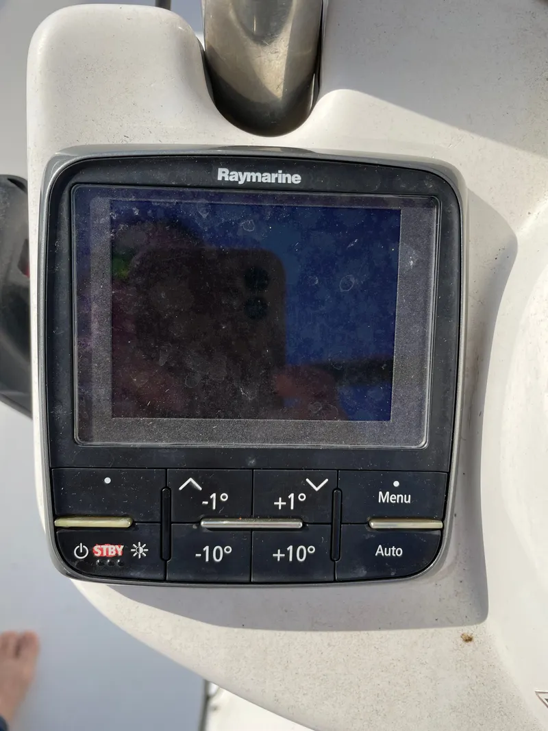 Slide: The Image of Raymarine control unit on Hunter 41 sailboat, year 2007. - 8
