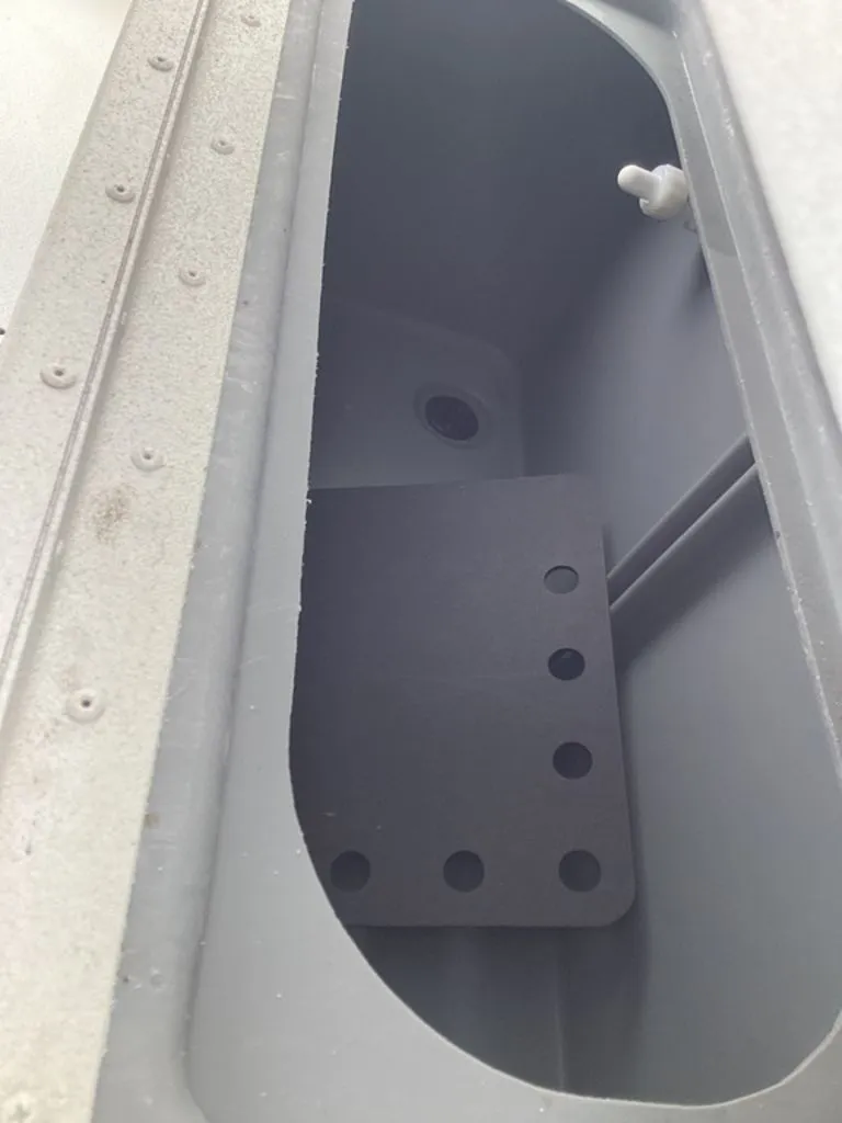 Slide: The Image of Interior view of G3 Bay 21 GX boat, model 2025. - 18