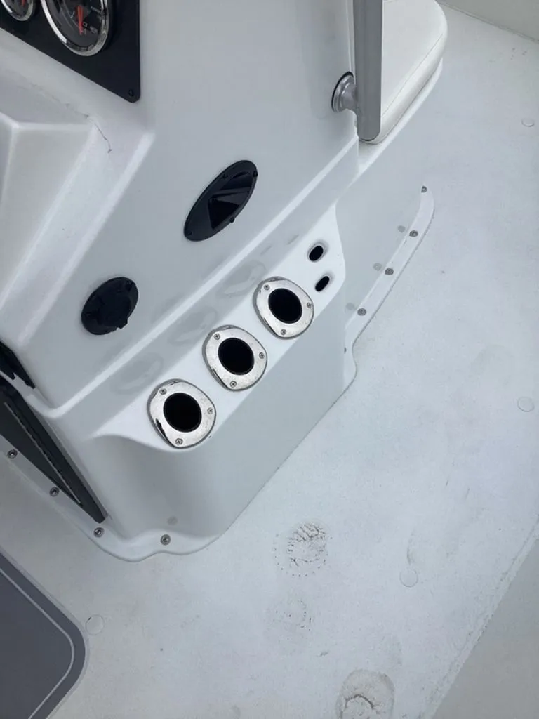 Slide: The Image of Interior view of G3 Bay 21 GX boat, model year 2025. - 22