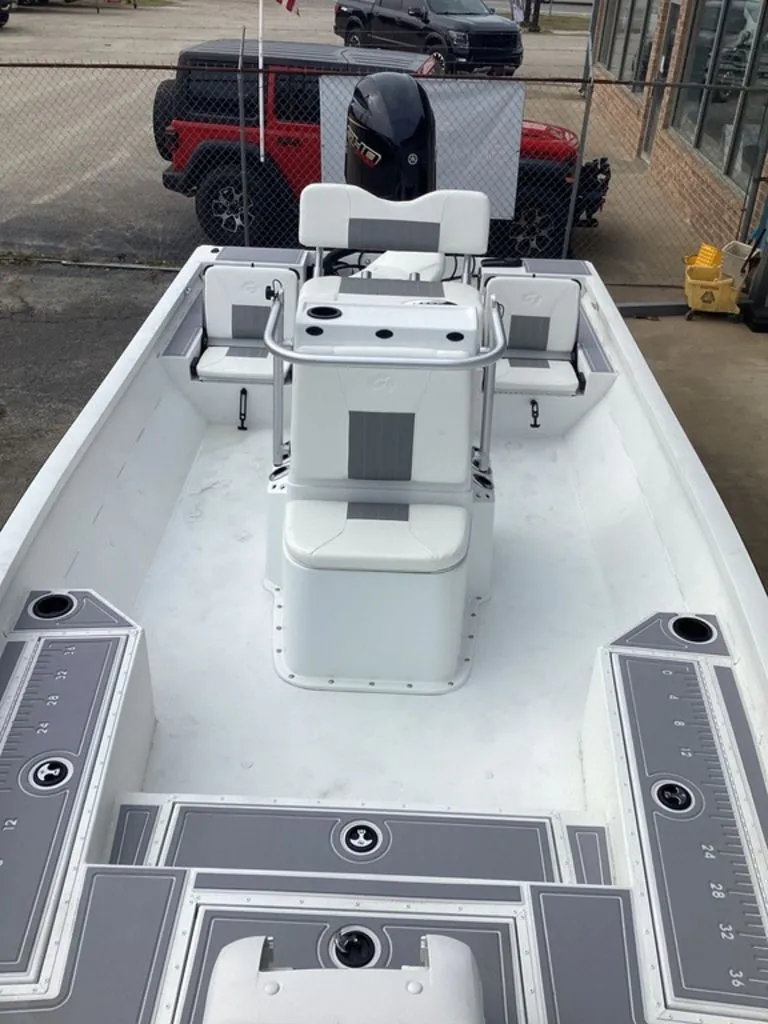 Slide: The Image of 2025 G3 Bay 21 GX boat with modern design and features. - 34