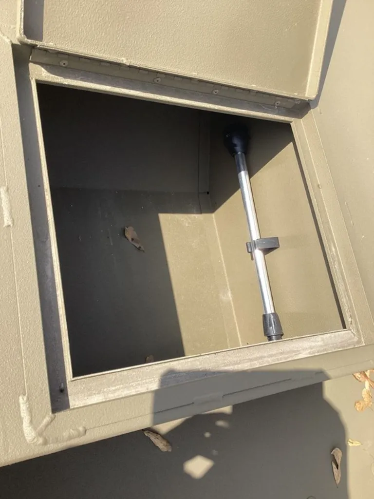 Slide: The Image of G3 Gator Tough 16 DK storage compartment with support, 2026 model. - 16