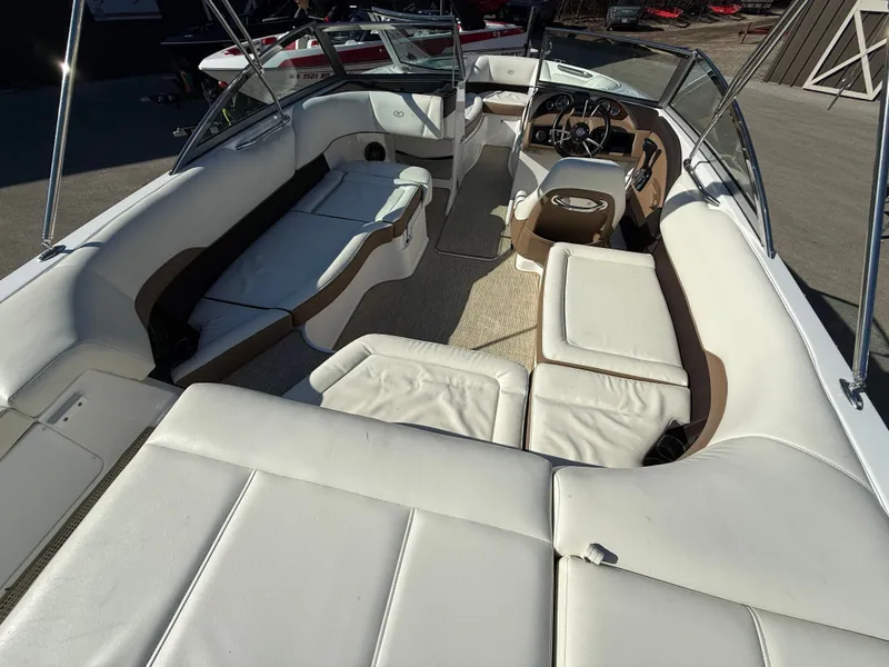 Slide: The Image of Cobalt 220S 2015 - 13