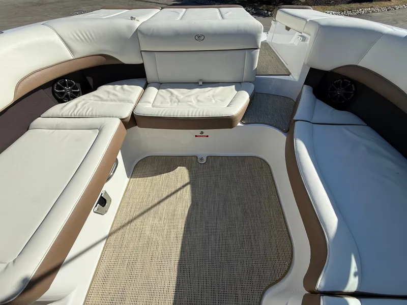 Slide: The Image of Cobalt 220S 2015 - 22