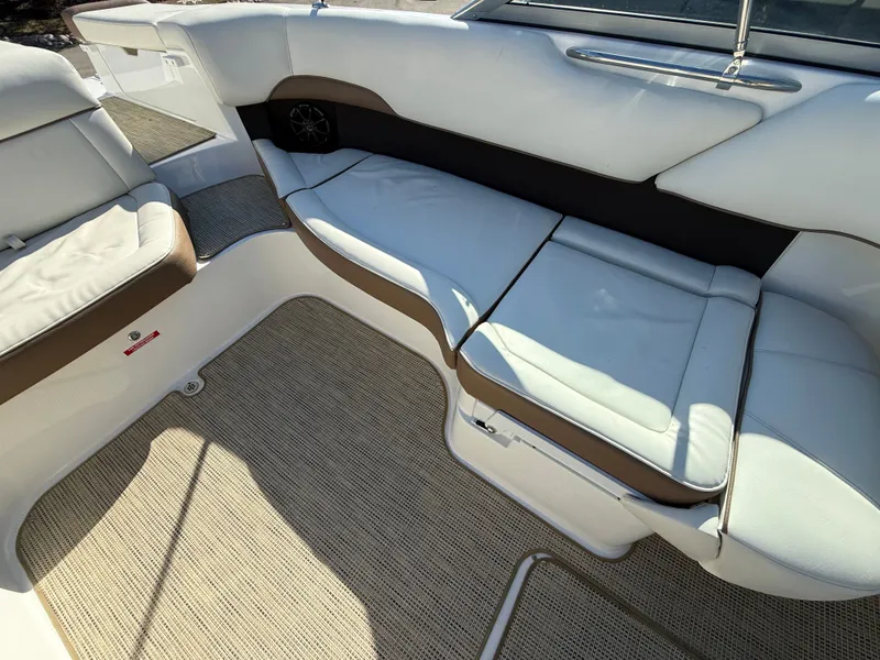 Slide: The Image of Cobalt 220S 2015 - 23