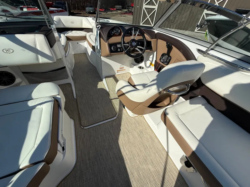 Slide: The Image of Cobalt 220S 2015 - 25