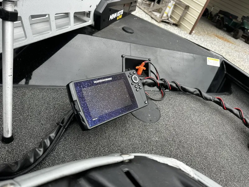 Slide: The Image of Humminbird Helix 7 on Lowe Stinger ST175 boat, 2016 model. - 10