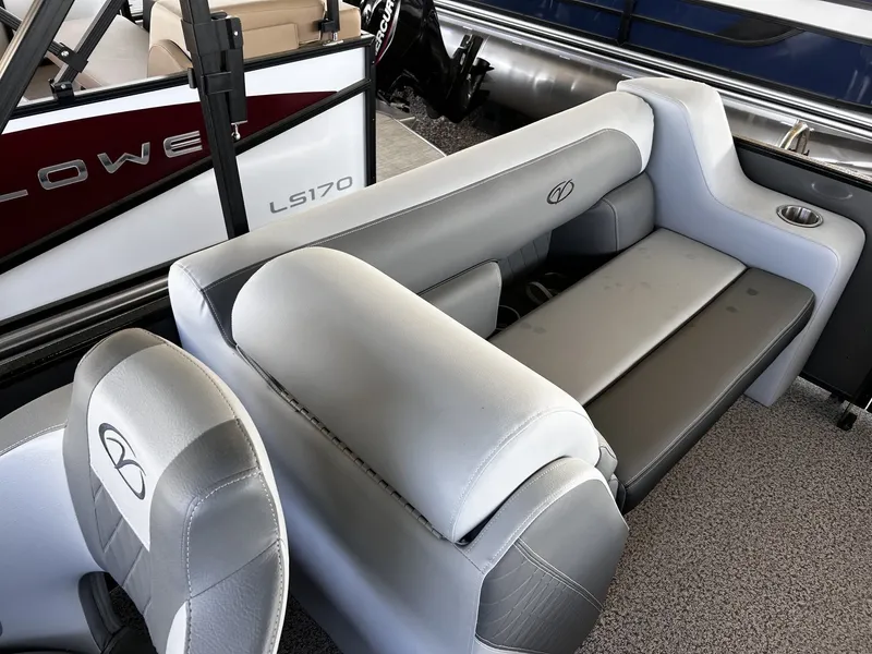 Slide: The Image of Veranda Vista View Series 22RC-BITOON-115HP 2026 - 10