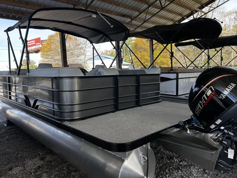 Slide: The Image of Veranda Vista View Series 22RC-BITOON-115HP 2026 - 2