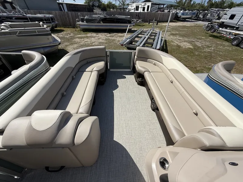 Slide: The Image of Interior of 2026 Avalon LSZ 25 VERSA with beige seating. - 5