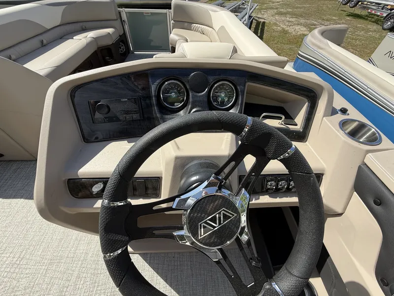 Slide: The Image of Interior view of Avalon LSZ 25 VERSA 2026 helm. - 6