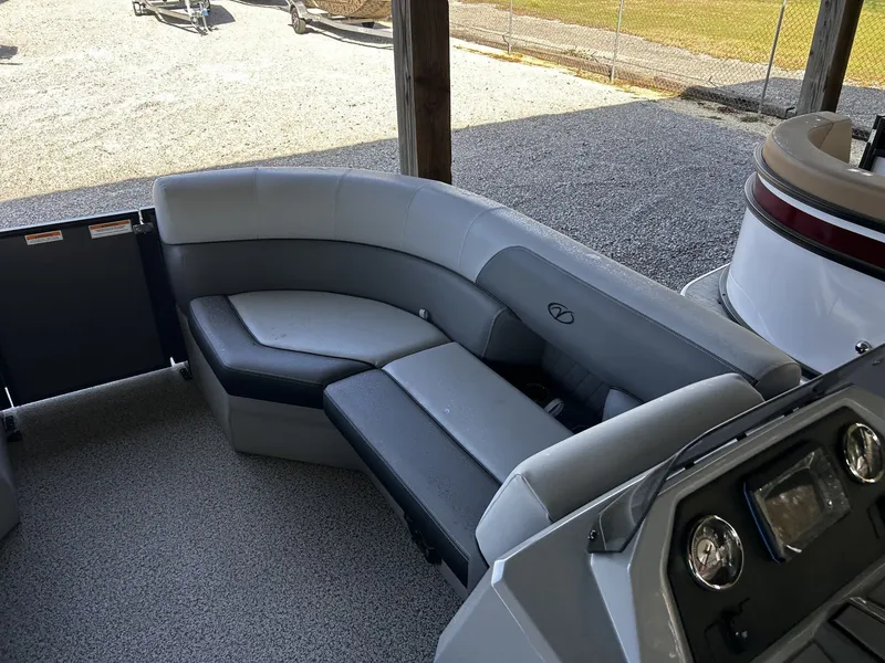 Slide: The Image of Veranda Vista View Series 22RC-BITOON-115HP 2026 - 7