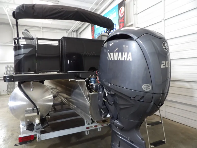 Slide: The Image of Avalon VNT85 CC 23T 2025 - 6