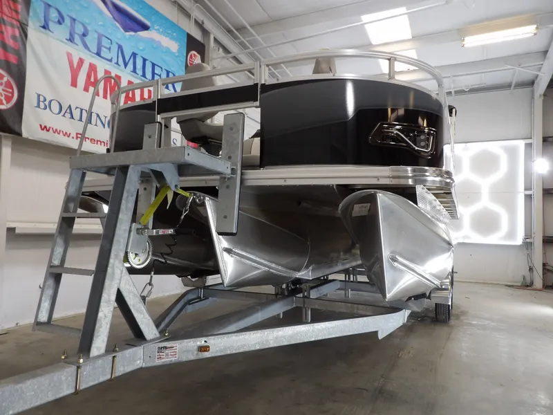 Slide: The Image of Avalon Venture 85 Quad Fish - 21' 2026 - 11