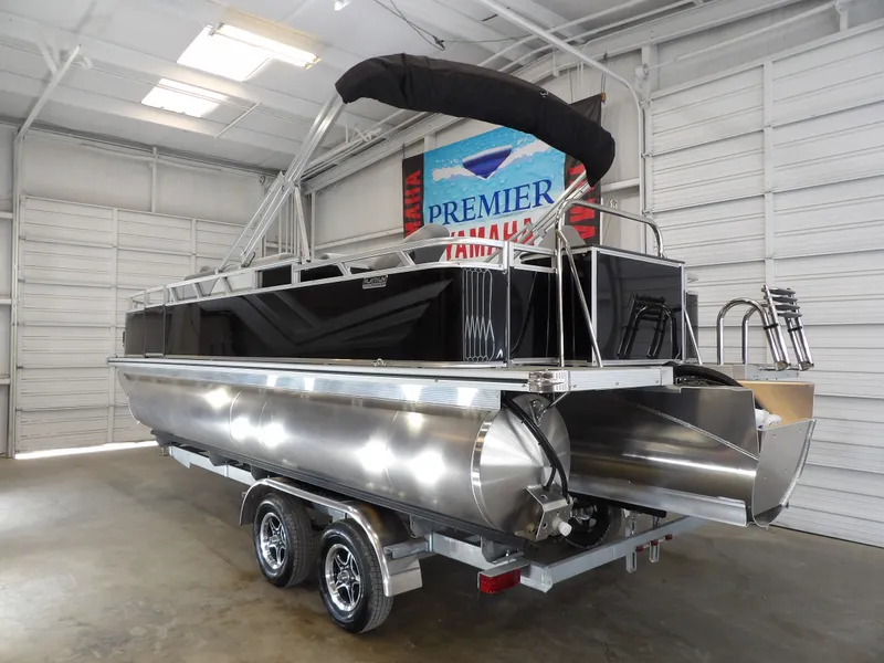 Slide: The Image of Avalon Venture 85 Quad Fish - 21' 2026 - 3