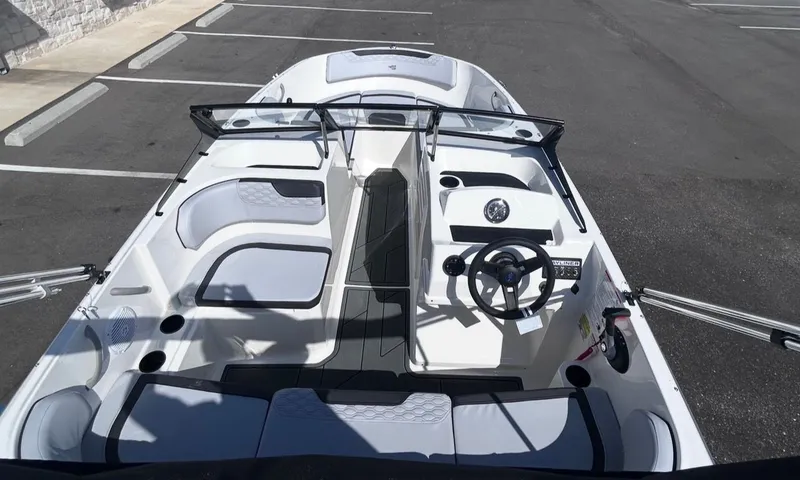 Slide: The Image of Bayliner 170EL 2026 - 10