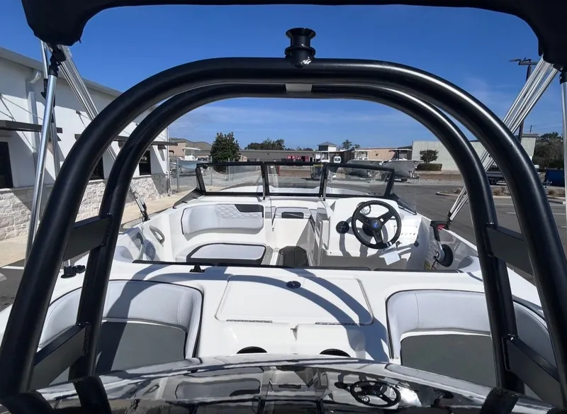 Slide: The Image of Bayliner 170EL 2026 - 12