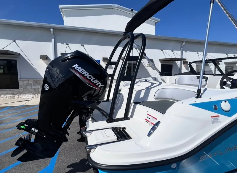 Slide: The Image of Bayliner 170EL 2026 - 9