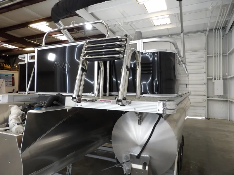 Slide: The Image of Avalon Venture 85 Quad Fish - 21' 2026 - 13