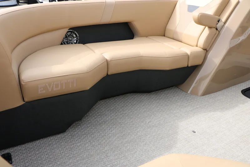 Slide: The Image of Evotti 521 CS Tri Toon 2026 - 26