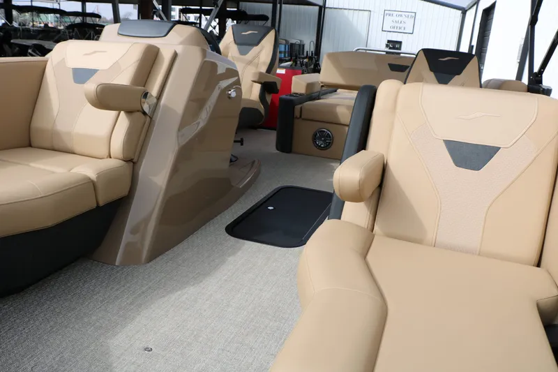 Slide: The Image of Evotti 521 CS Tri Toon 2026 - 27