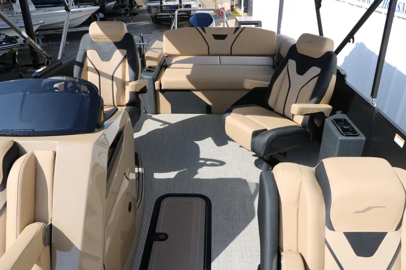 Slide: The Image of Evotti 723 CS Tri Toon 2026 - 38