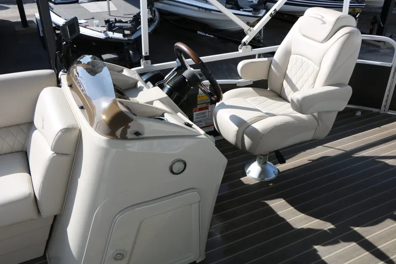 Slide: The Image of Bennington 21SLX 2015 - 38