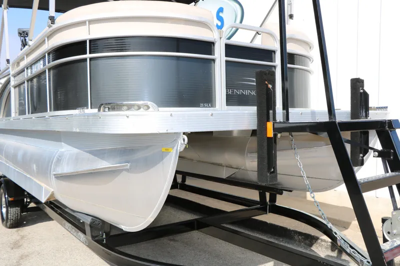 Slide: The Image of Bennington 21SLX 2015 - 5