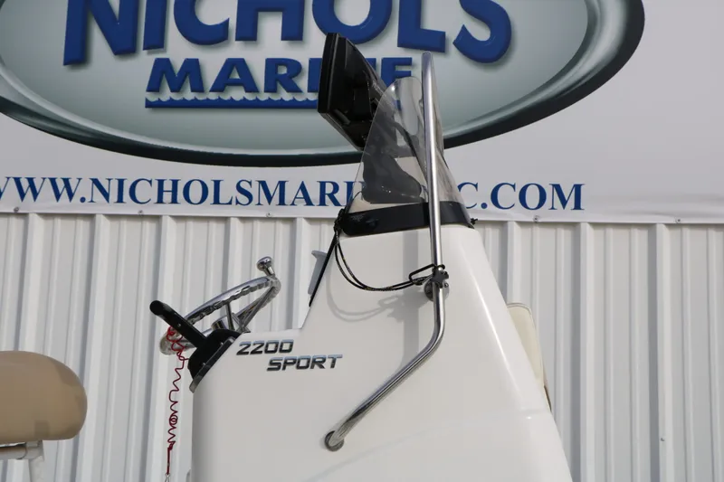 Slide: The Image of NauticStar 2200 Sport 2017 - 12