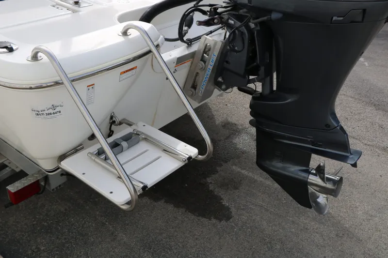 Slide: The Image of NauticStar 2200 Sport 2017 - 19