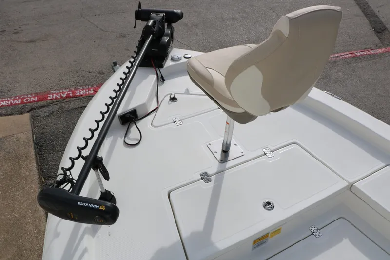 Slide: The Image of NauticStar 2200 Sport 2017 - 30