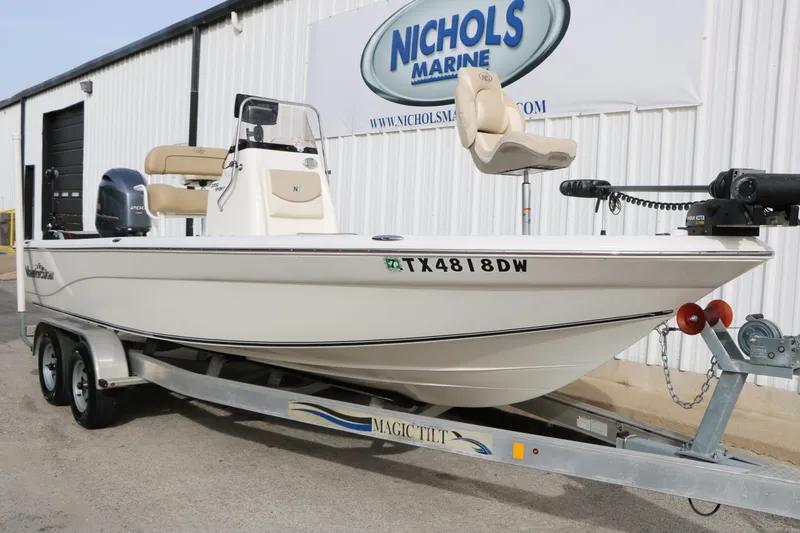 Slide: The Image of NauticStar 2200 Sport 2017 - 4