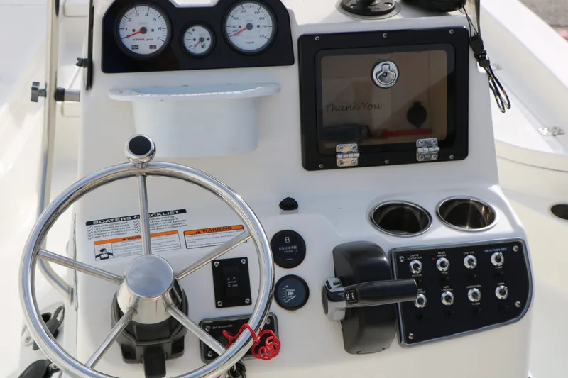 Slide: The Image of NauticStar 2200 Sport 2017 - 40