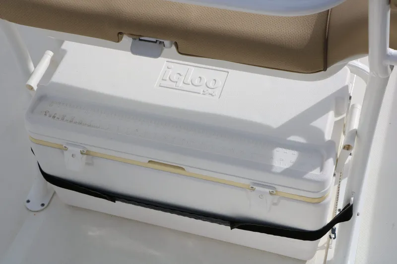 Slide: The Image of NauticStar 2200 Sport 2017 - 42