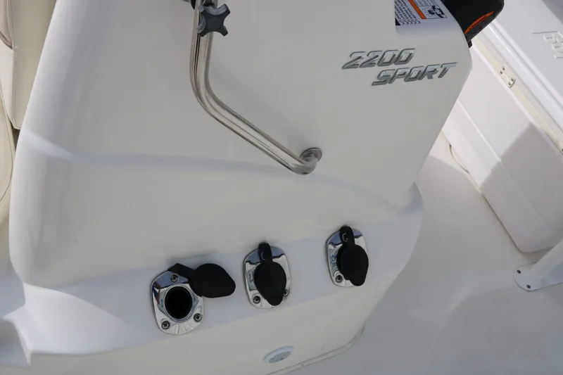 Slide: The Image of NauticStar 2200 Sport 2017 - 46