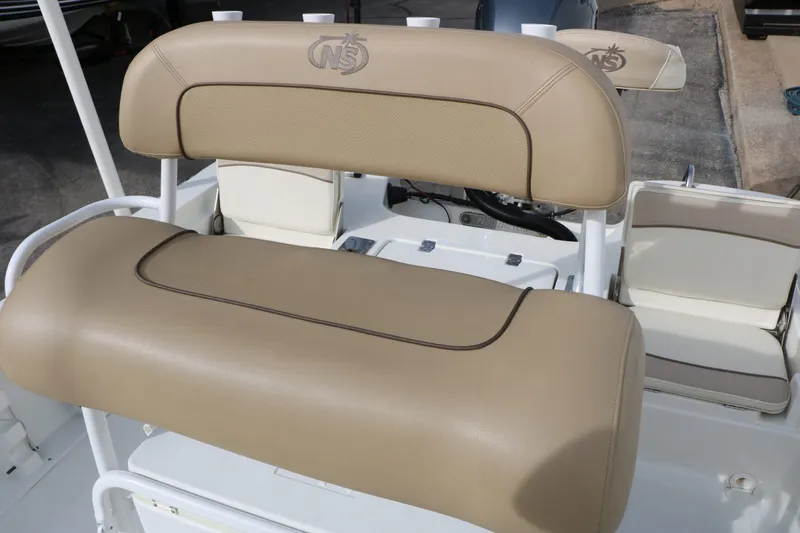 Slide: The Image of NauticStar 2200 Sport 2017 - 47