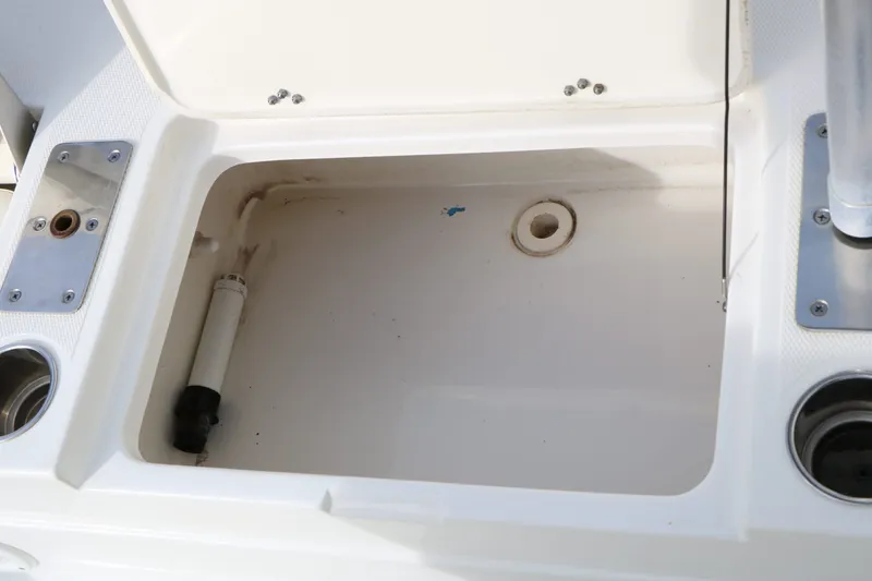 Slide: The Image of NauticStar 2200 Sport 2017 - 48