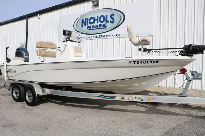 Slide: The Image of NauticStar 2200 Sport 2017 - 55