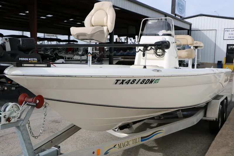 Slide: The Image of NauticStar 2200 Sport 2017 - 6