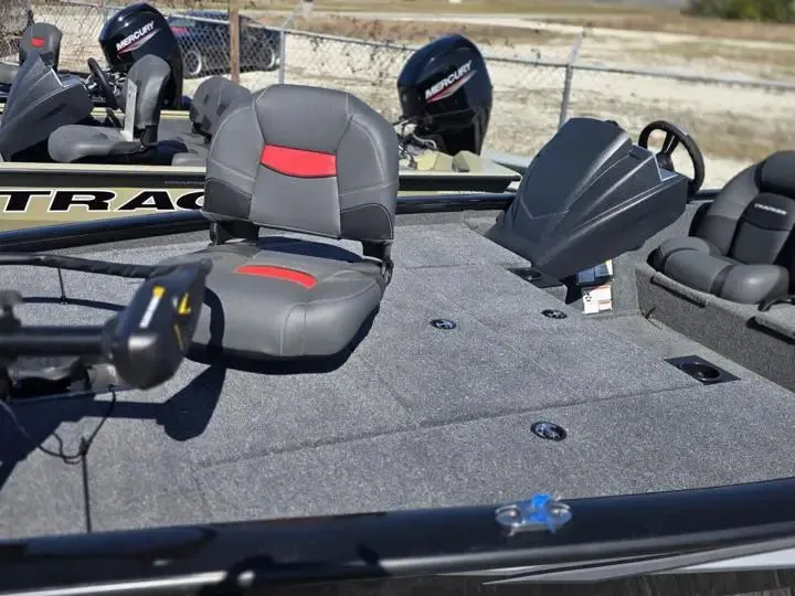 Slide: The Image of Tracker Pro Team 195 TXW Tournament Ed 2026 - 11