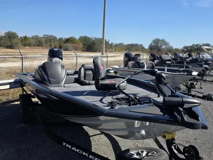 Slide: The Image of Tracker Pro Team 195 TXW Tournament Ed 2026 - 9