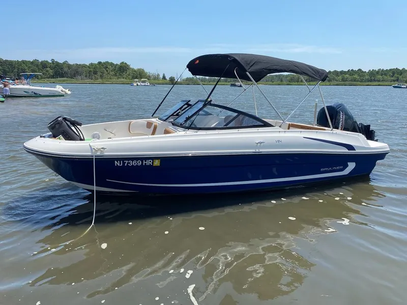 The Image of Bayliner VR4 2022 - 0