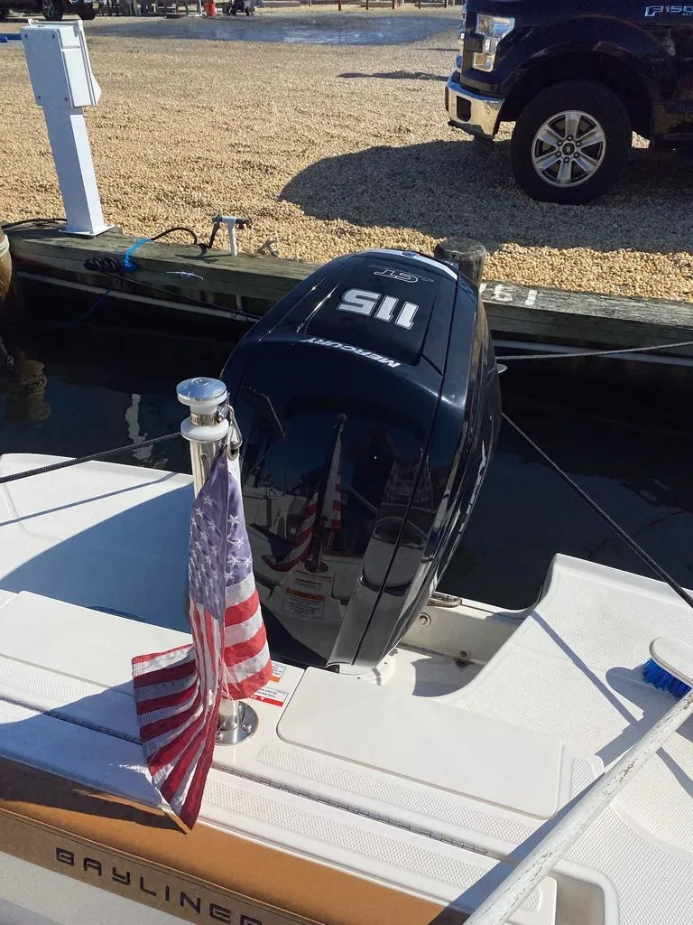 Slide: The Image of Bayliner VR4 2022 - 8