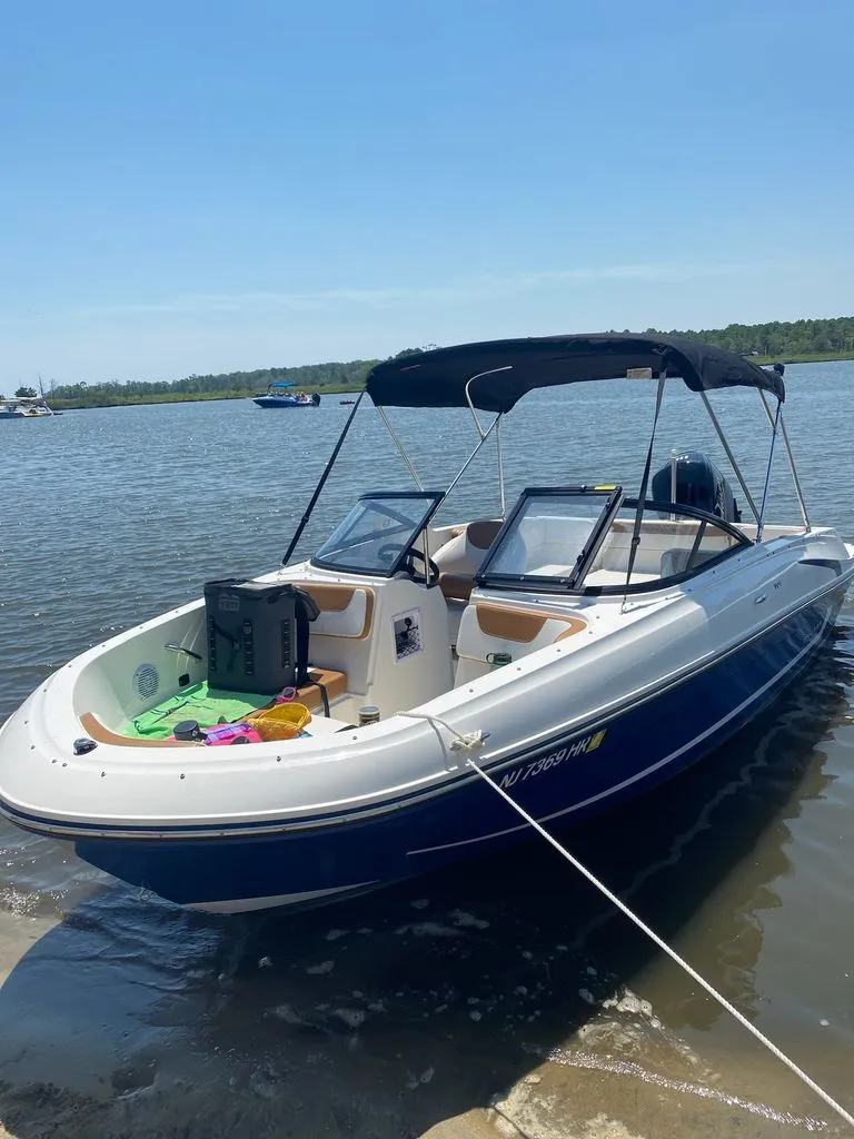 Slide: The Image of Bayliner VR4 2022 - 9