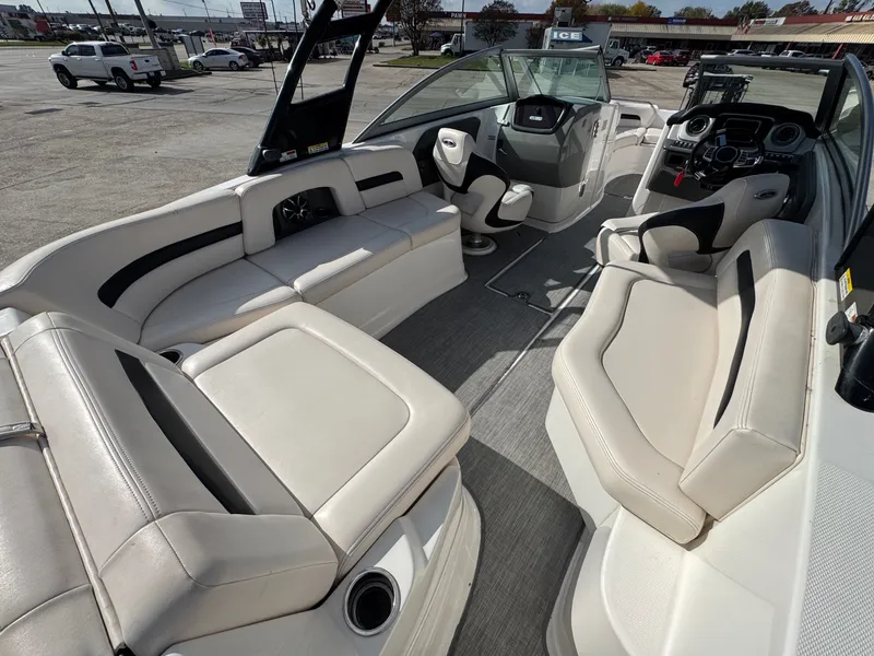 Slide: The Image of Chaparral 264 Sunesta Surf 2018 - 15