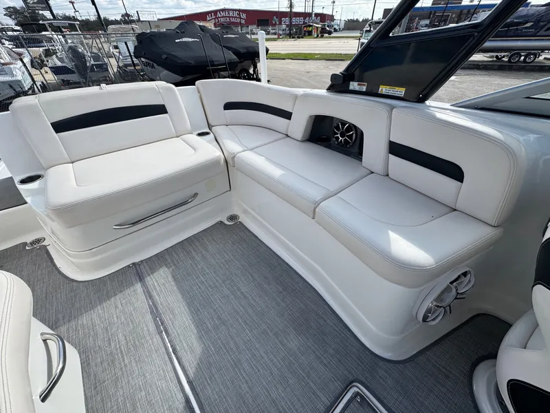 Slide: The Image of Chaparral 264 Sunesta Surf 2018 - 18