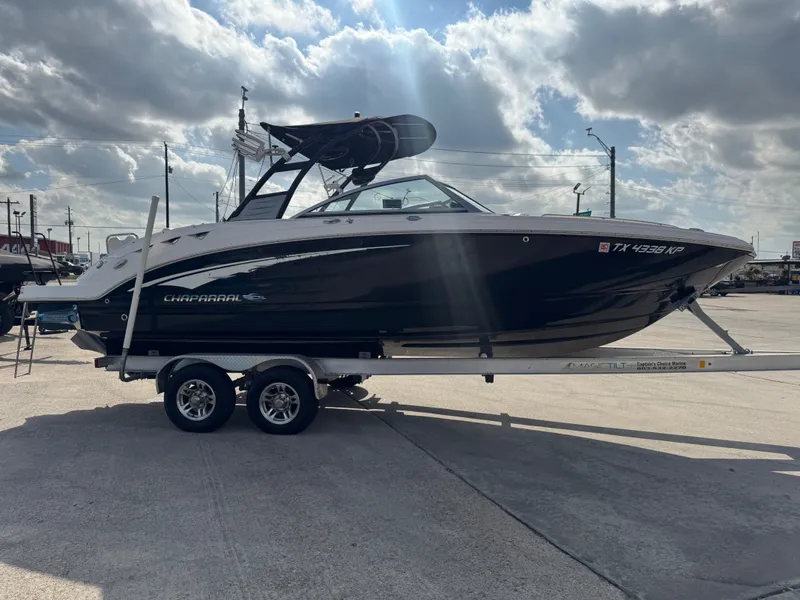 Slide: The Image of Chaparral 264 Sunesta Surf 2018 - 4