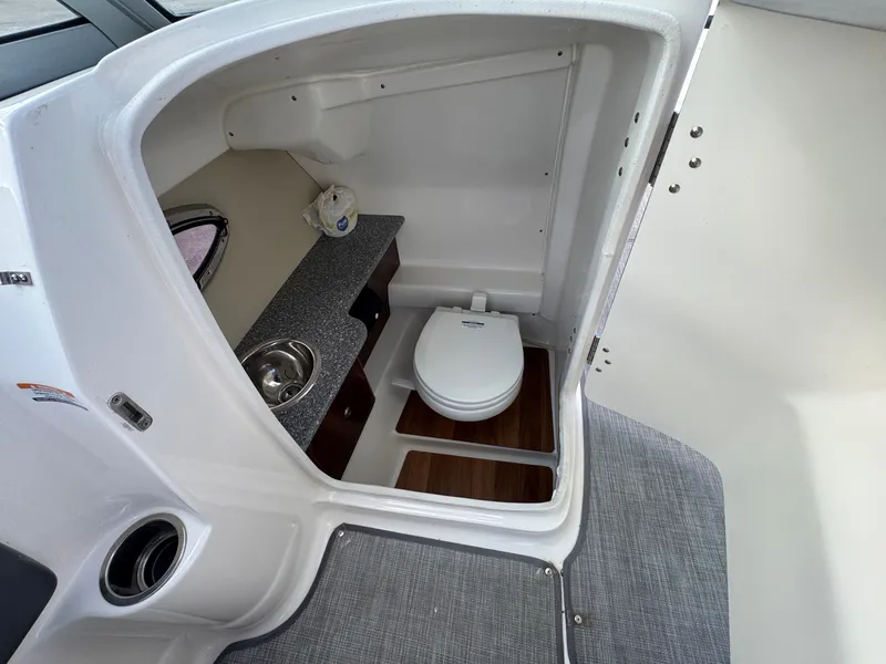 Slide: The Image of Chaparral 264 Sunesta Surf 2018 - 8