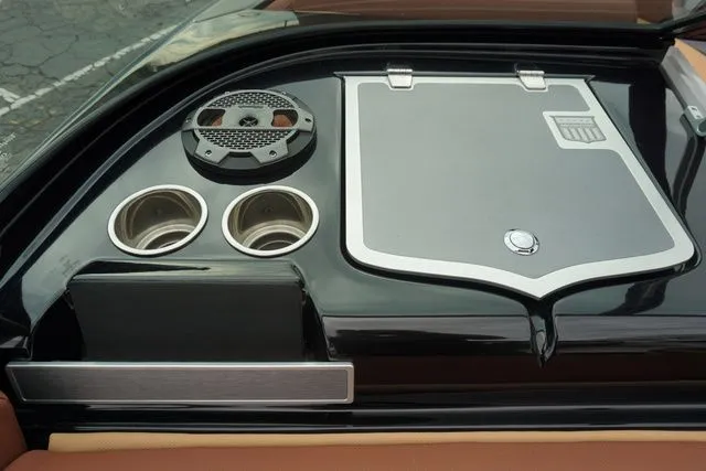 Slide: The Image of MasterCraft XT25 2019 - 15