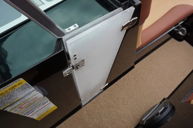 Slide: The Image of MasterCraft XT25 2019 - 22