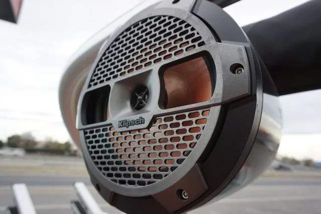 Slide: The Image of MasterCraft XT25 2019 - 33